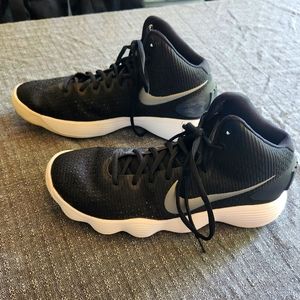 Nike Hyperdunk Basketball Shoes Size 10